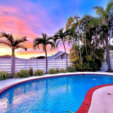 Kendall Keys Oasis Home W/ Pool, Theater & Arcade Miami Exterior photo